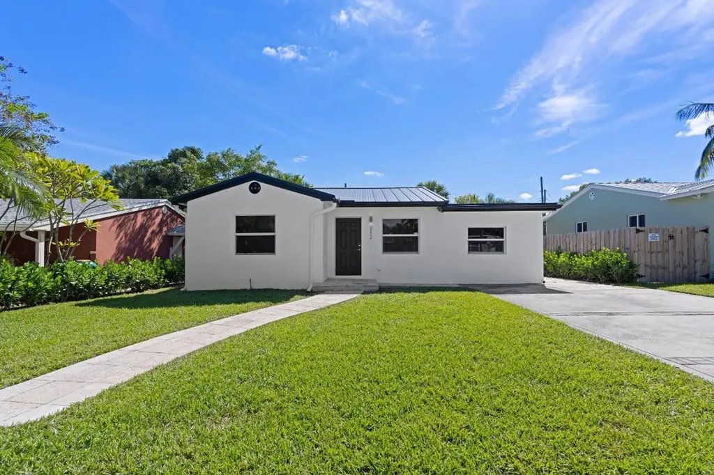 212 SE 1st Avenue Boynton Beach FL 33435