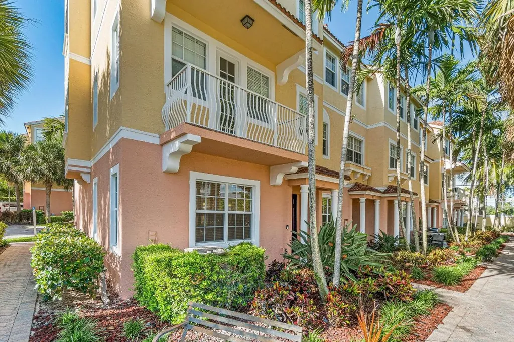 101 Harbors Way Boynton Beach FL 33435