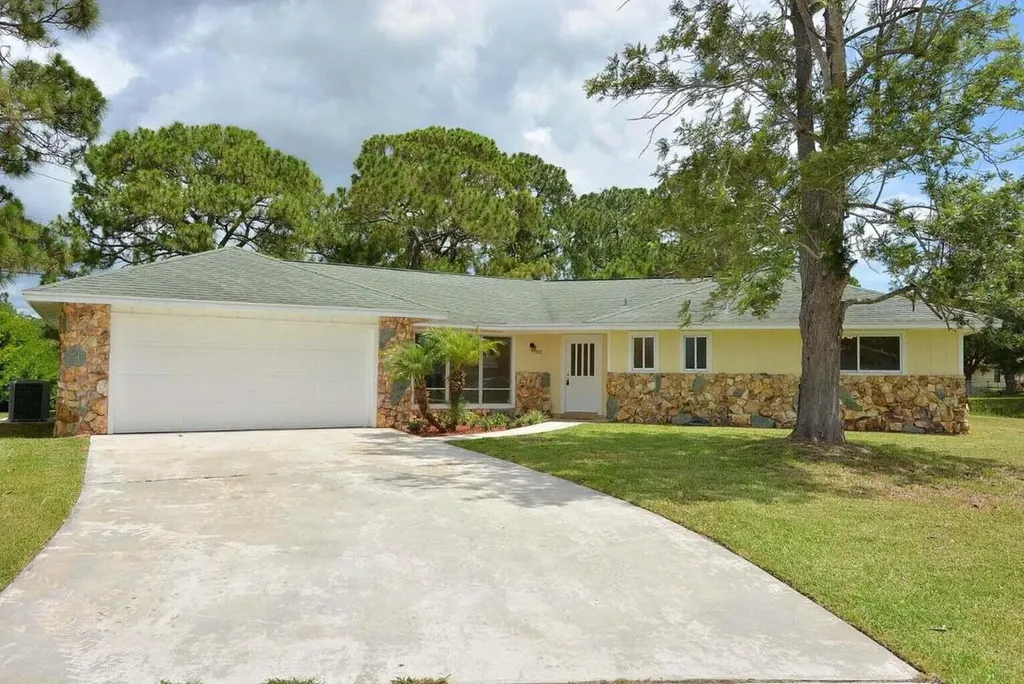 393 NW Ferris Drive Port St Lucie FL 34983