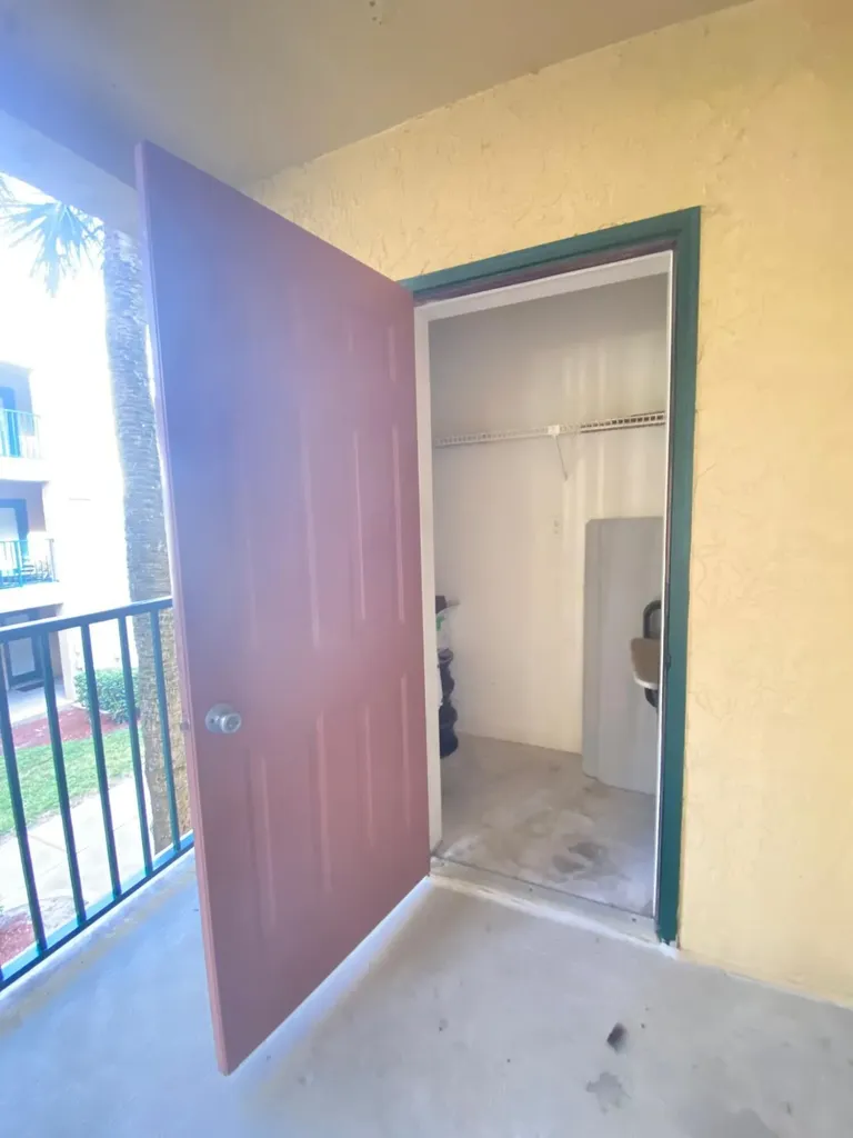 949 Riverside Drive Coral Springs FL 33071