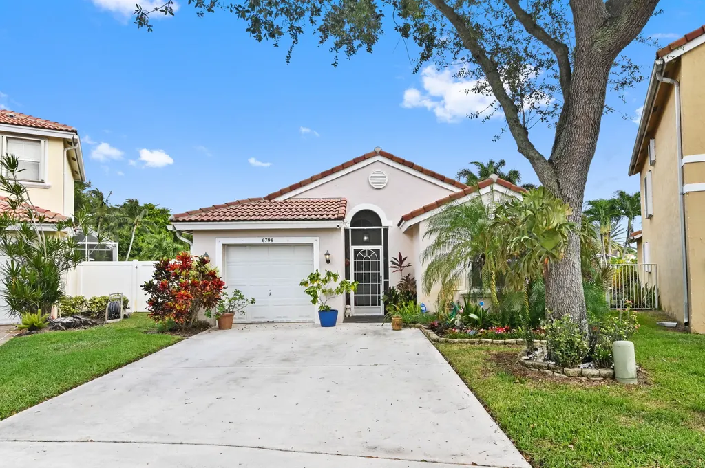 6798 Green Island Terrace Lake Worth FL 33463