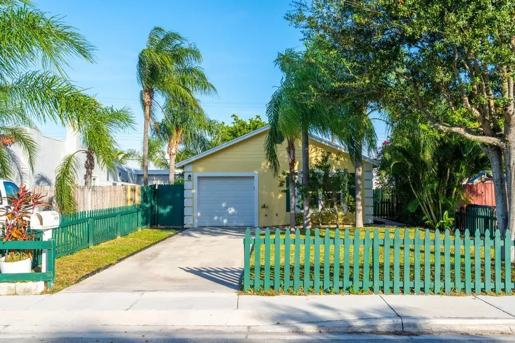 414 N H Street Lake Worth Beach FL 33460