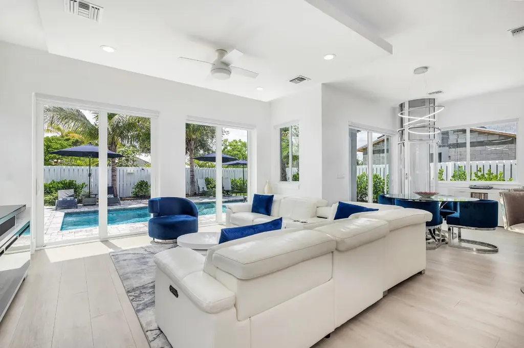 1519 N Lakeside Drive Lake Worth Beach FL 33460