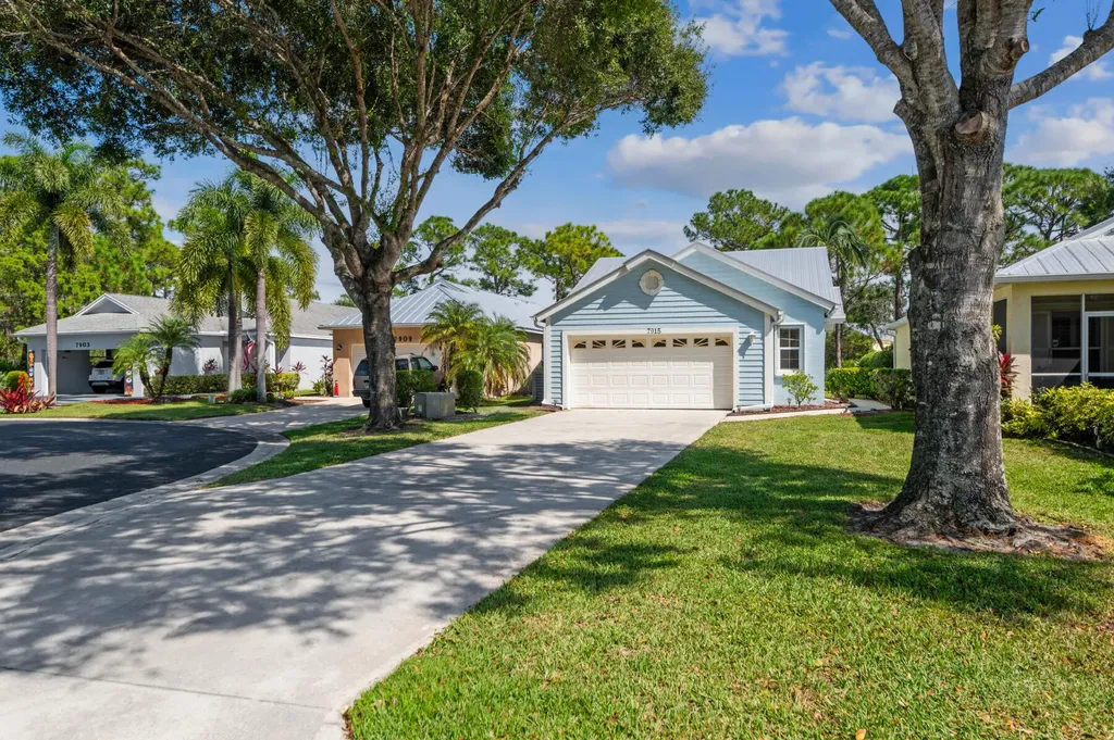 7915 SE Sugar Pines Way Hobe Sound FL 33455