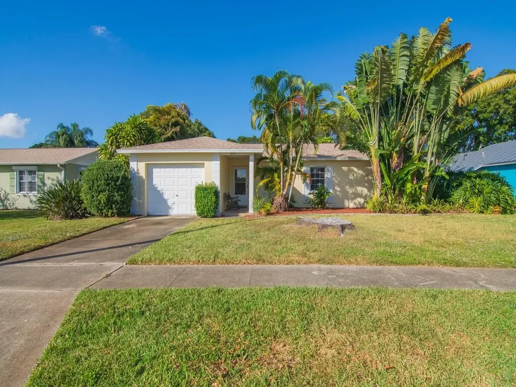 2390 6th Street Vero Beach FL 32962