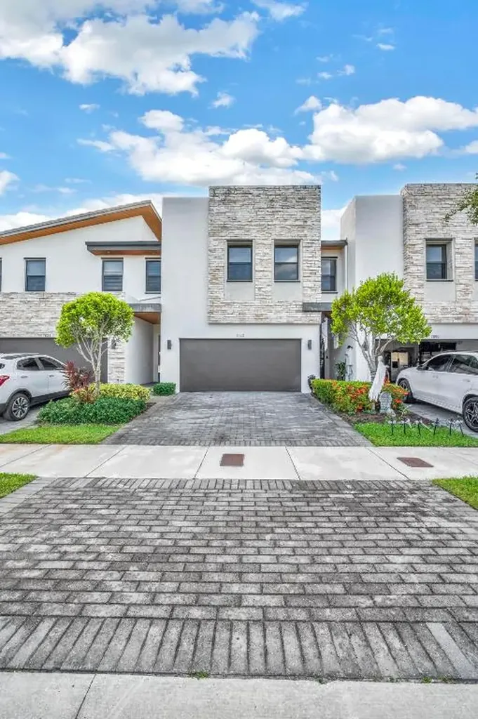 7842 NW 105th Court Doral FL 33178