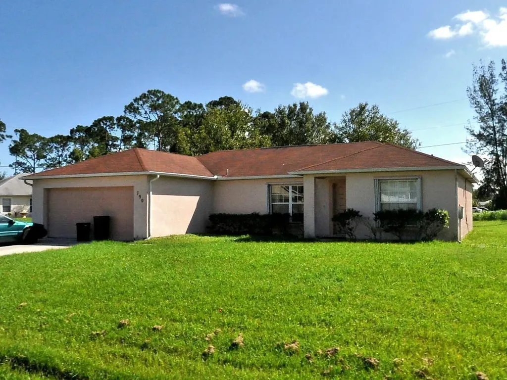 790 SE Lighthouse Avenue Port St Lucie FL 34983
