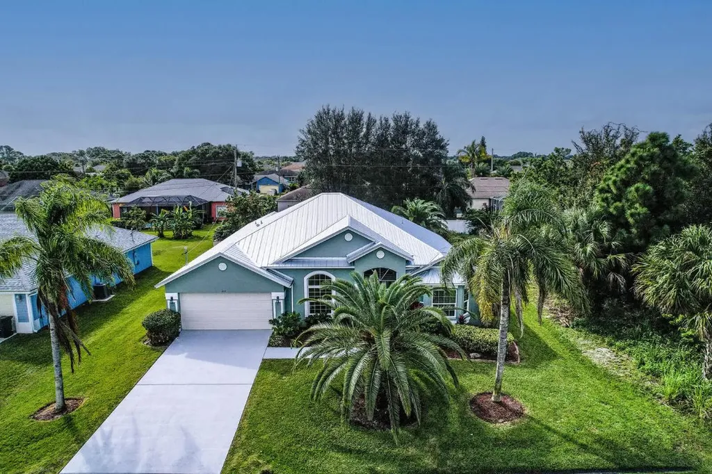 430 SW Dahled Avenue Port St Lucie FL 34953
