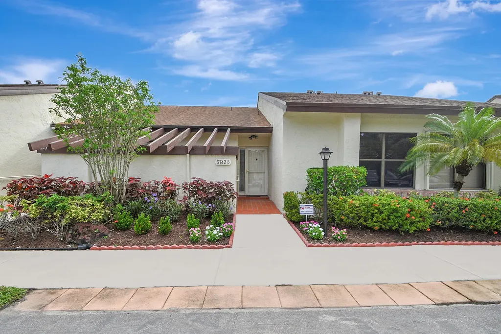 3742 English Lane Lake Worth FL 33467