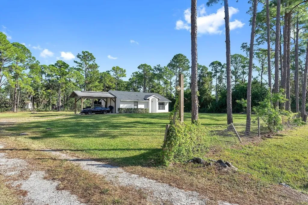 17563 67th Court N Loxahatchee FL 33470