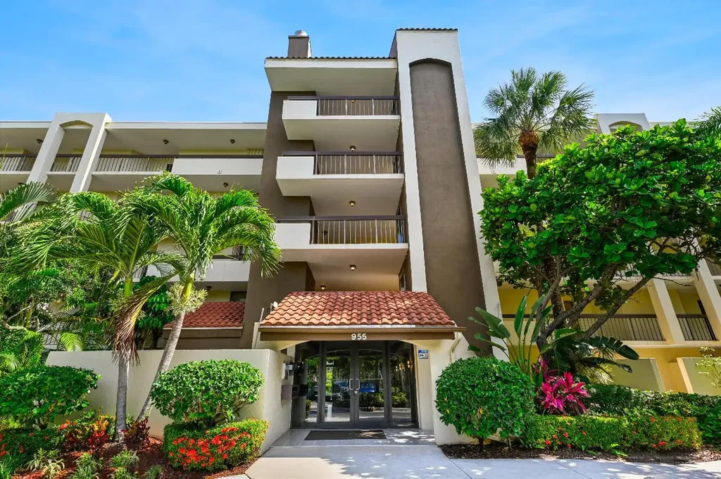 955 Egret Circle Delray Beach FL 33444