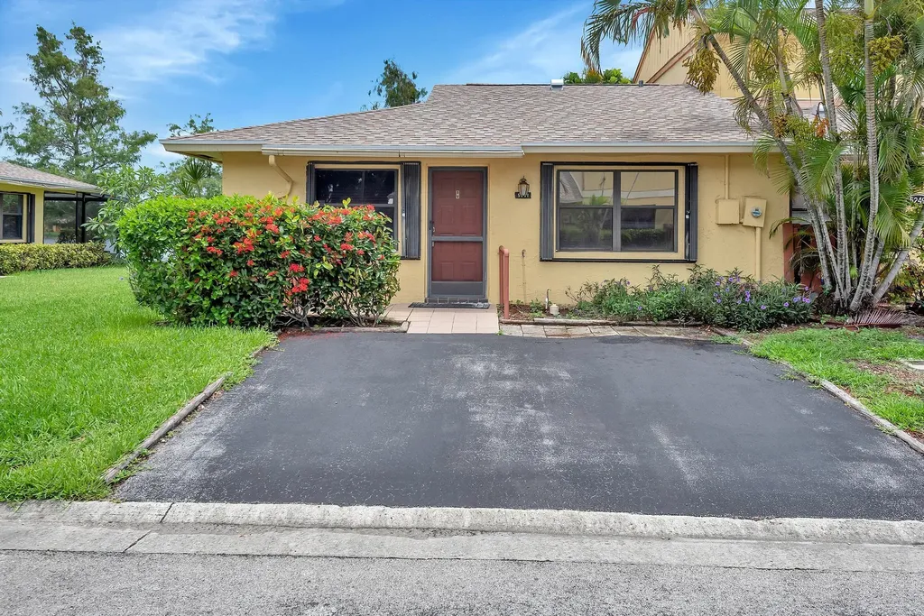 5251 Tennis Lane Delray Beach FL 33484