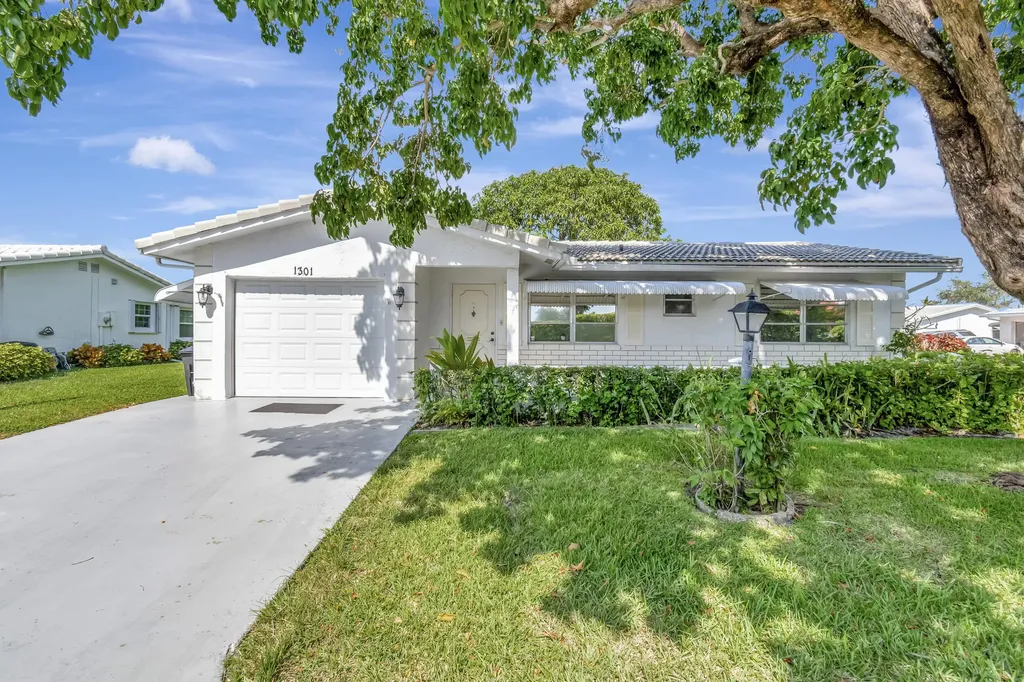 1301 SW 22nd Way Boynton Beach FL 33426
