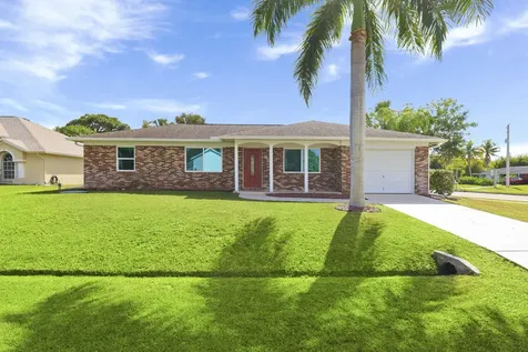 302 SE Lancaster Avenue Port St Lucie FL 34984