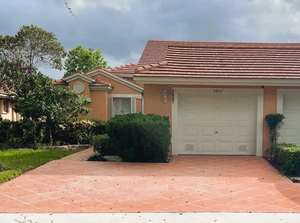 5807 Royal Lake Circle Boynton Beach FL 33437