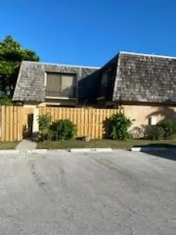 264 Lake Arbor Drive Palm Springs FL 33461