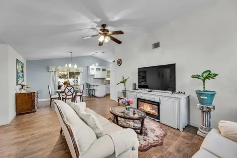988 SW Whittier Terrace Port St Lucie FL 34953