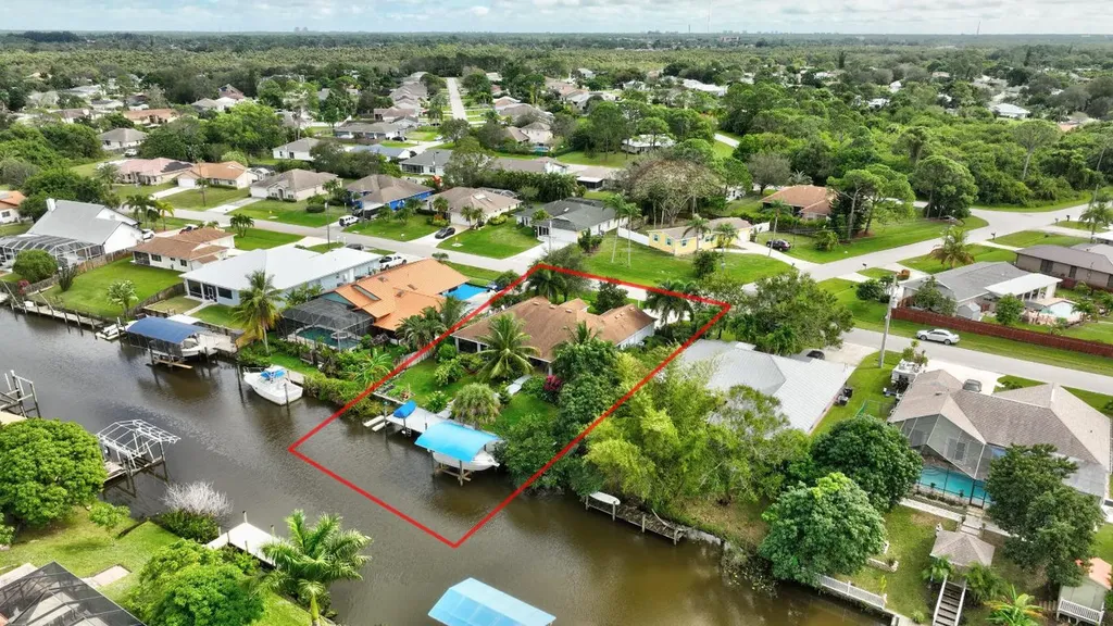205 NE Sagamore Terrace Port St Lucie FL 34983