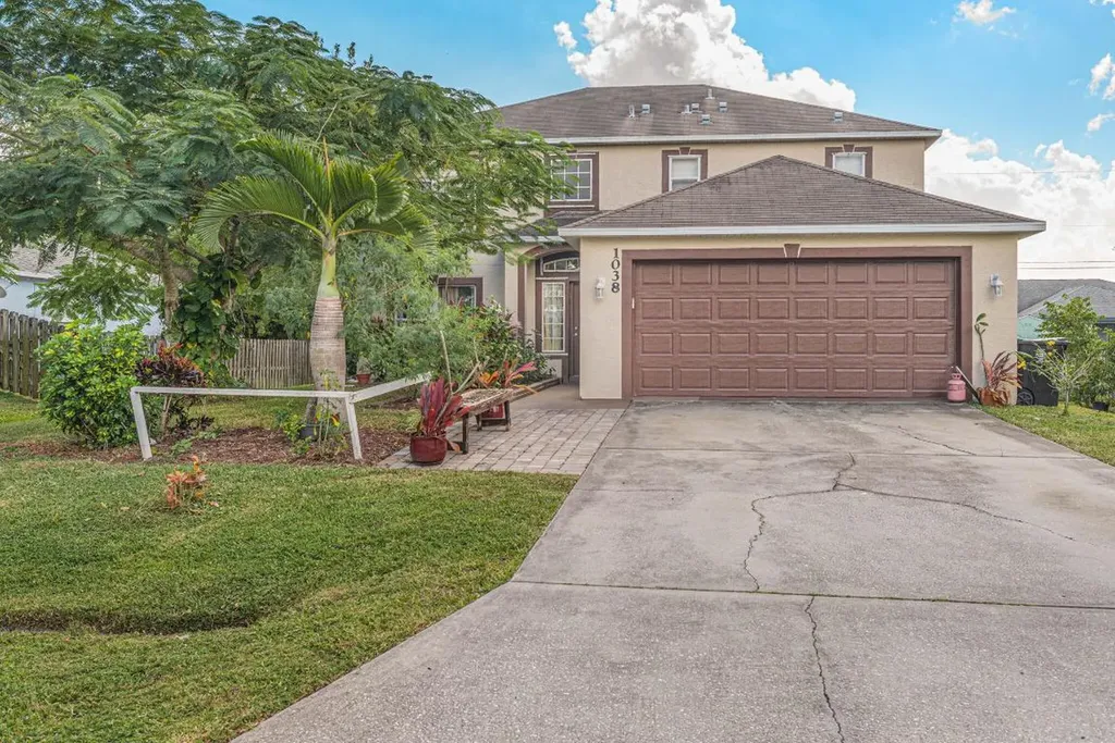 1038 SW Liberty Avenue Port St Lucie FL 34953
