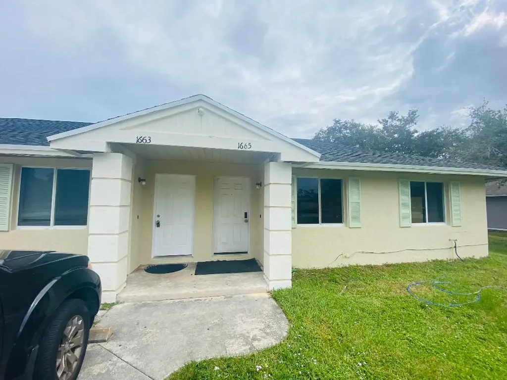 1663 SE Lennard Road Port St Lucie FL 34952