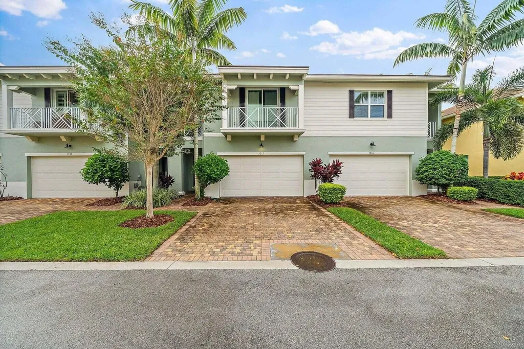 5212 Cambridge Court Palm Beach Gardens FL 33418