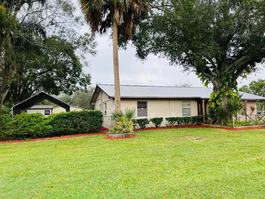 503 NW 11th Avenue Okeechobee FL 34972