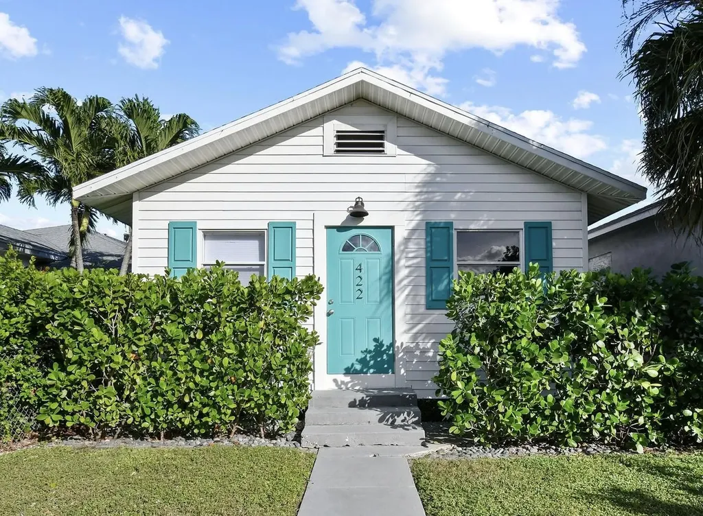 422 N H Street Lake Worth Beach FL 33460