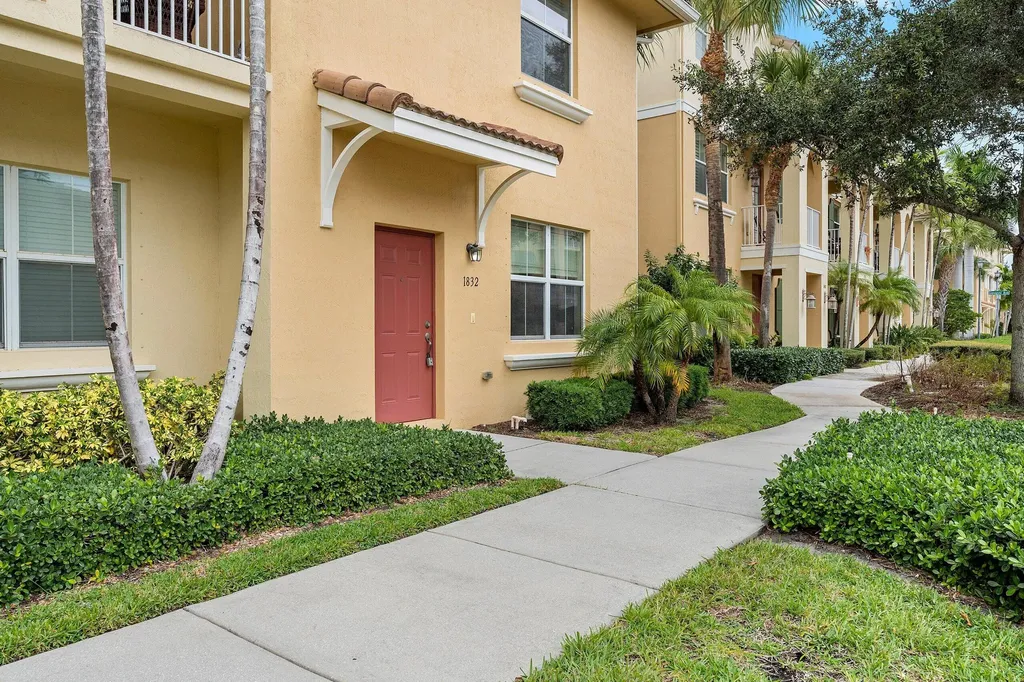 1832 Via Granada Boynton Beach FL 33426
