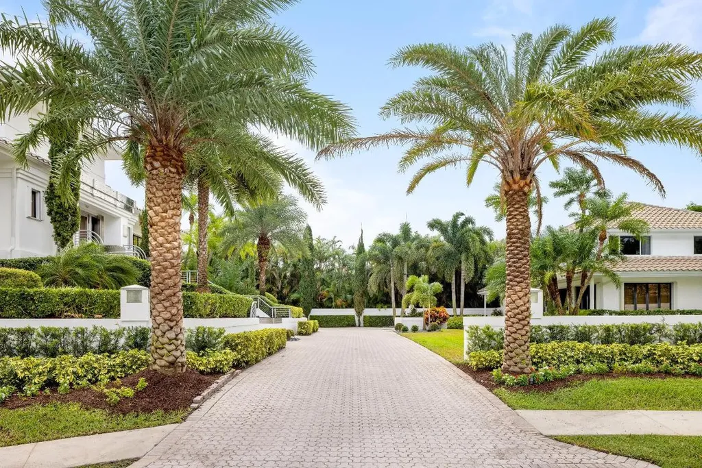 21476 Burnside Court Boca Raton FL 33433