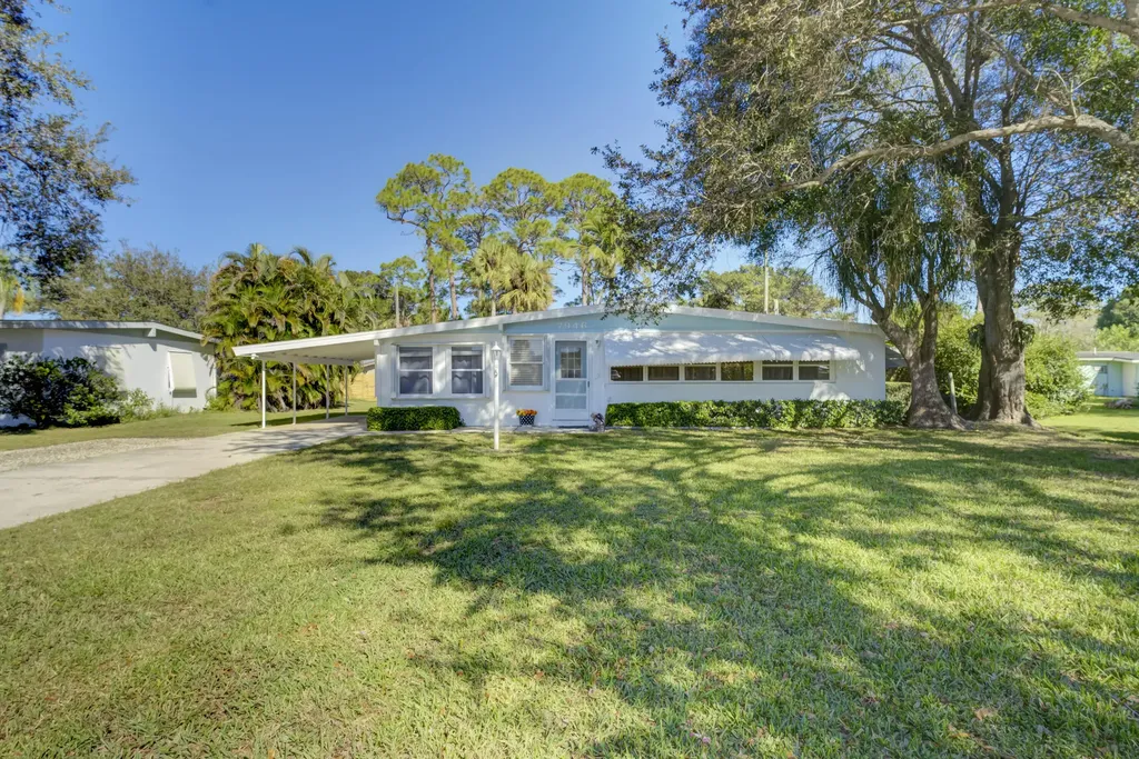 7946 21st Street Vero Beach FL 32966