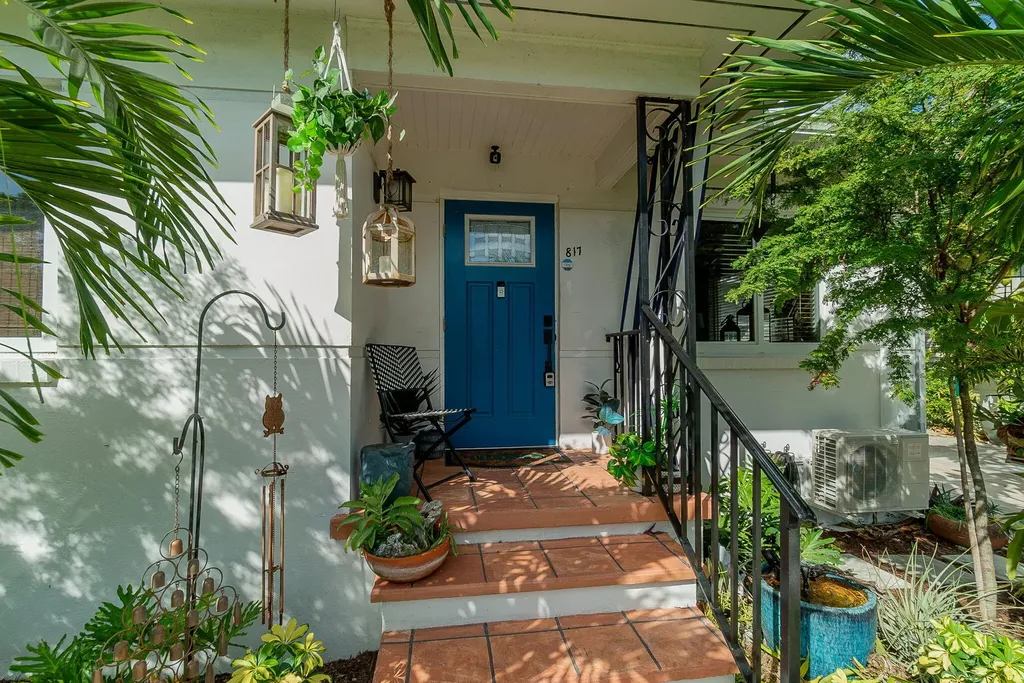 817 N B Street Lake Worth Beach FL 33460