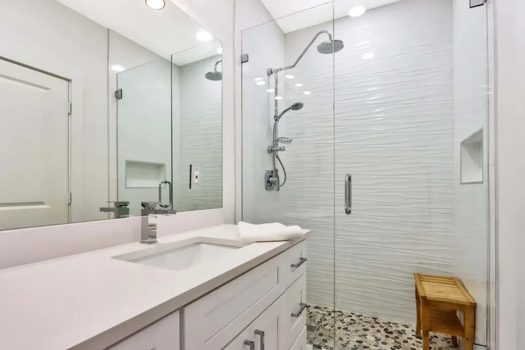 115 Cascade Lane Palm Beach Shores FL 33404
