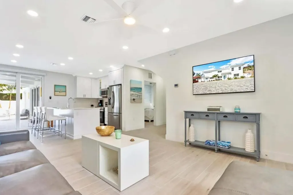 115 Cascade Lane Palm Beach Shores FL 33404