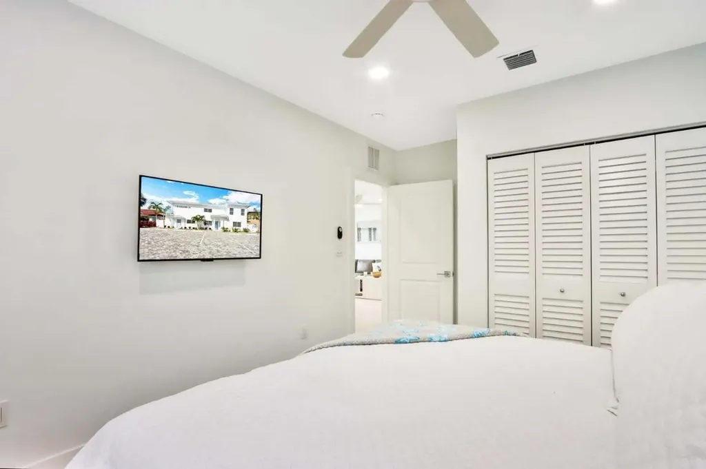 115 Cascade Lane Palm Beach Shores FL 33404