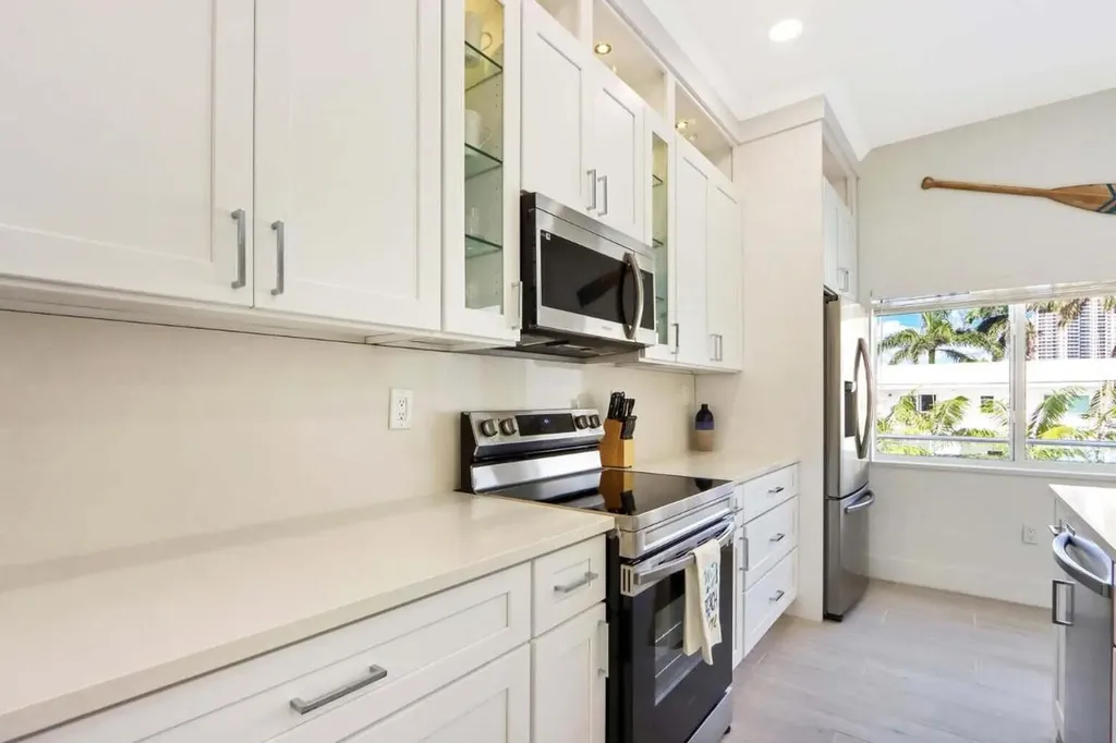 115 Cascade Lane Palm Beach Shores FL 33404