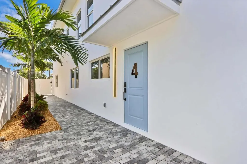 115 Cascade Lane Palm Beach Shores FL 33404