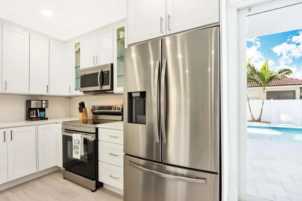 115 Cascade Lane Palm Beach Shores FL 33404