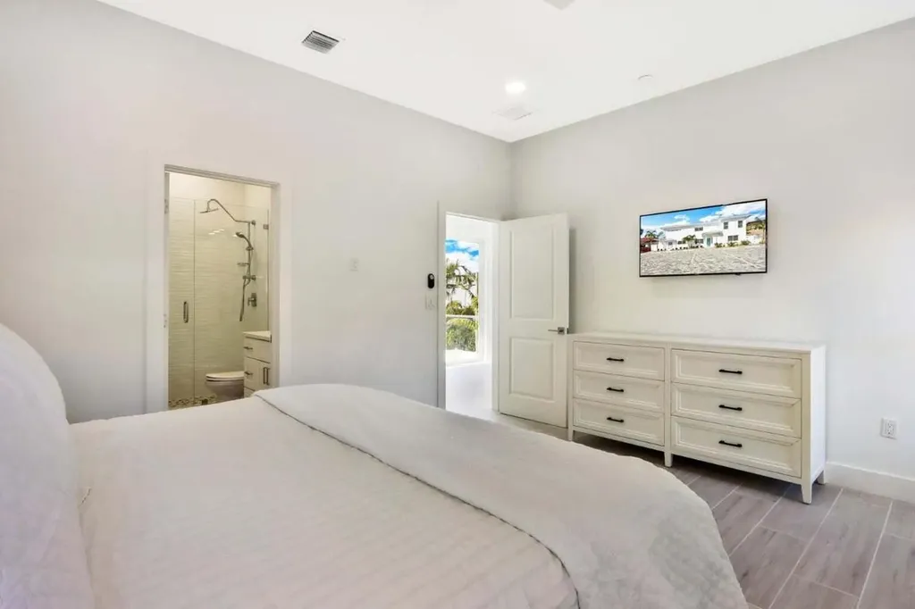 115 Cascade Lane Palm Beach Shores FL 33404