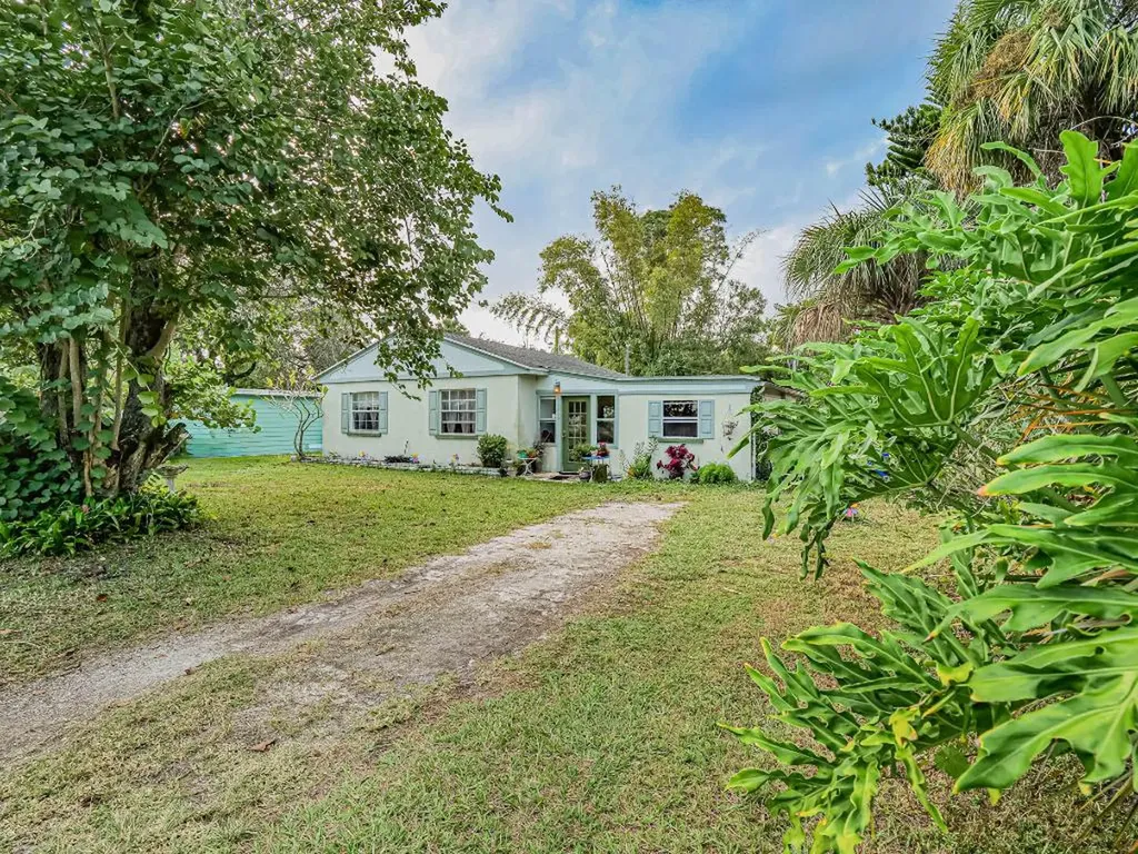 1719 25th Avenue Vero Beach FL 32960