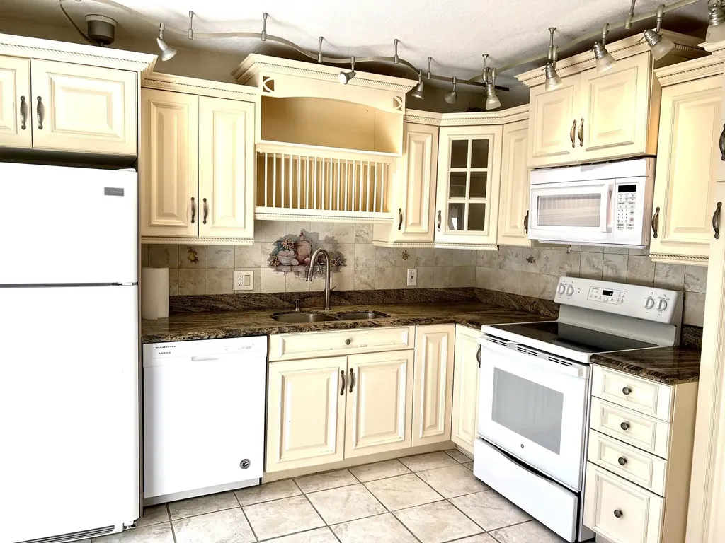 1304 13th Terrace Palm Beach Gardens FL 33418