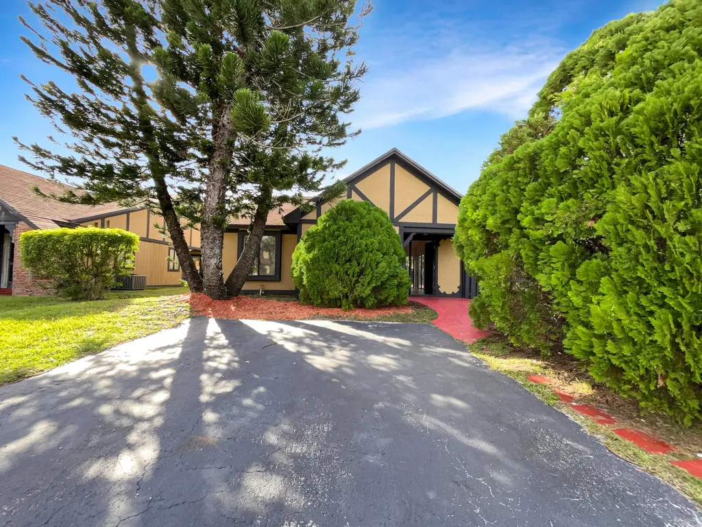 4446 NW 92nd Way Sunrise FL 33351