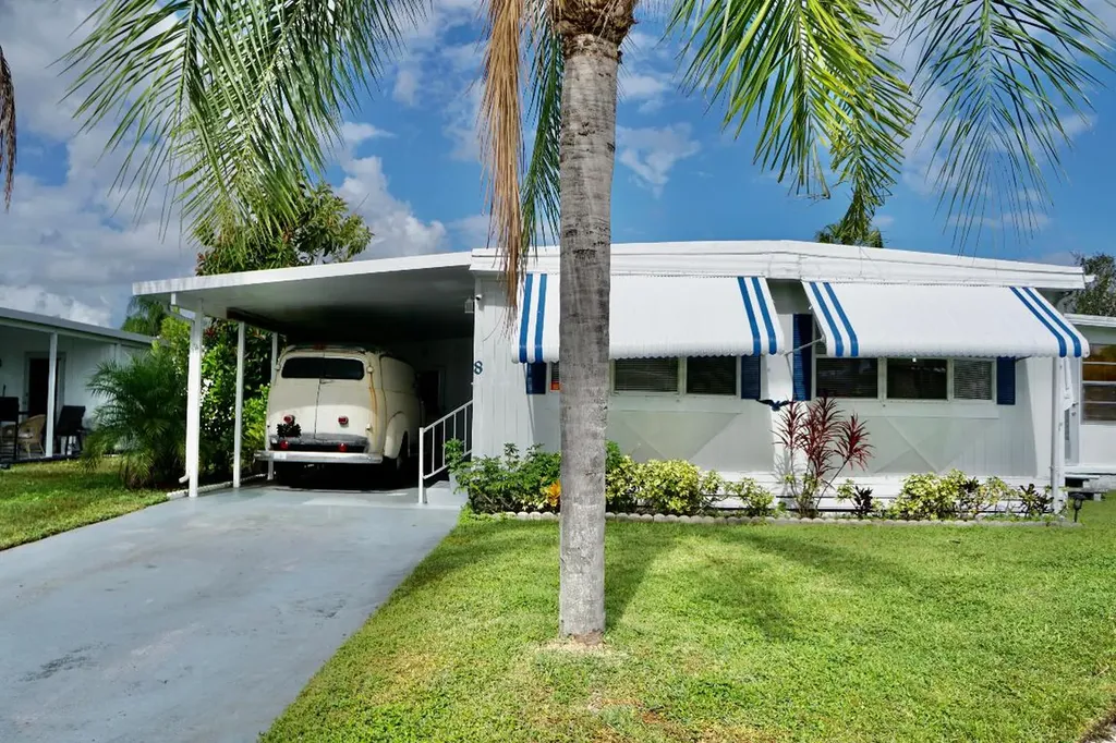 8 Placido Lane Port St Lucie FL 34952