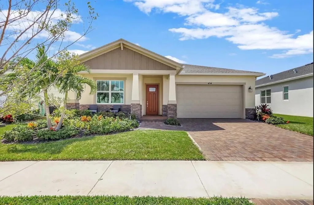 494 SE Twisted Bark Way Port St Lucie FL 34984
