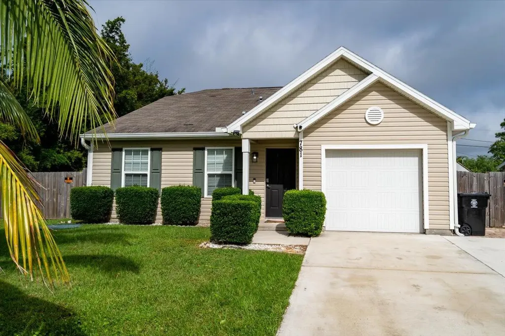 781 SE Browning Avenue Port St Lucie FL 34983