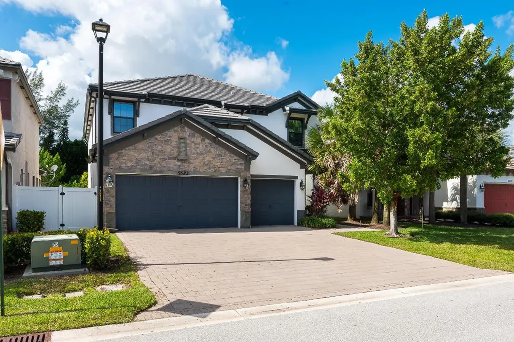 5583 Sandbirch Way Lake Worth FL 33463