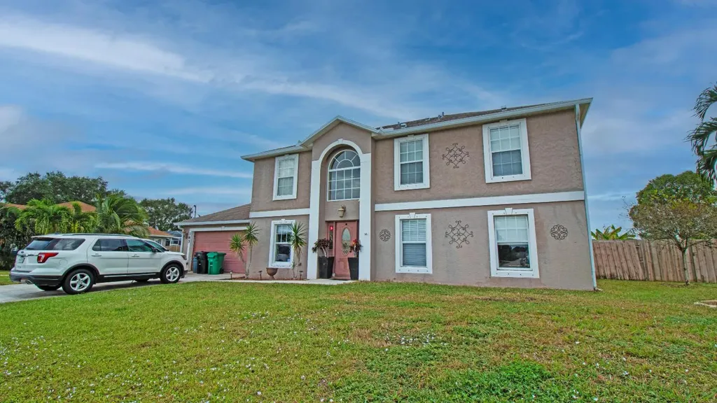 385 SW Kestor Drive Port St Lucie FL 34953