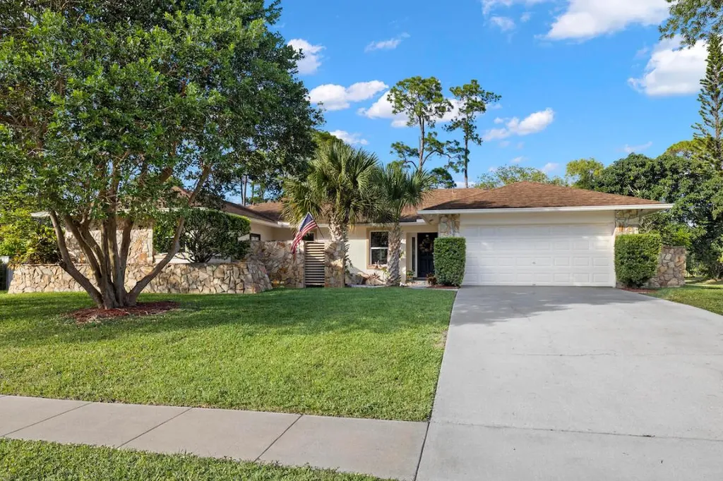 12151 Old Country Road Wellington FL 33414