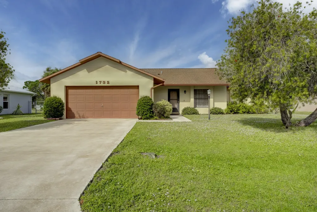 1732 SE Mariana Road Port St Lucie FL 34952
