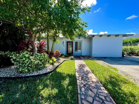 246 NE 10th Street Delray Beach FL 33444