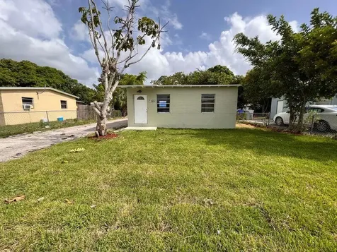 2425 NW 4th Court Pompano Beach FL 33069